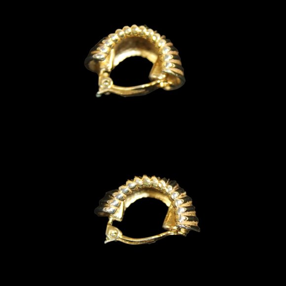 Givenchy Paris New York Vintage Modernist Gold Tone Statement Runway Ear… - Picture 9 of 10